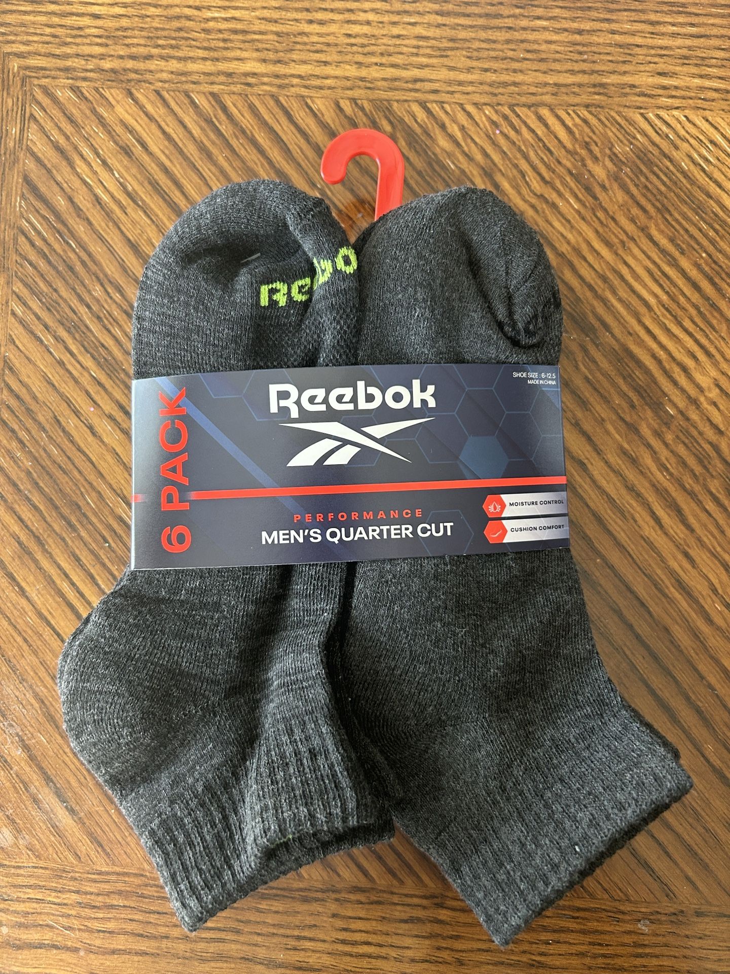 NWT Reebok men’s performance quarter cut socks 6 pairs