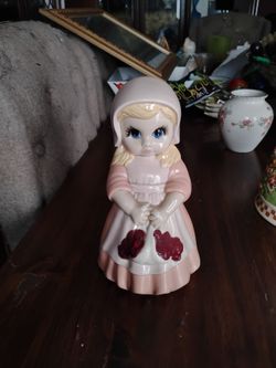 Vintage 80s hand painted ceramic Pilgrim girl with basket