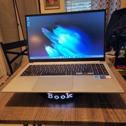 Samsung Galaxy Book Laptop 😲 i7  15.6" Touch/w dedicated😃 graphics 512GB
