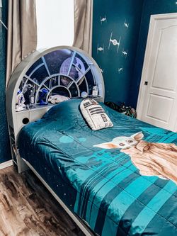 Kids Star Wars Full Size Light Up Bookcase Bed with matching Star Wars desk & Lamp!!!!