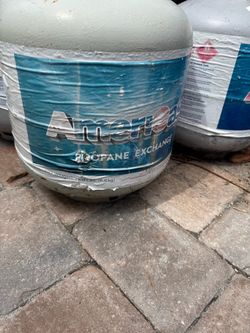 7 Propane Gas Tanks