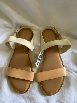 WOMENS OLD NAVY SANDLES SIZE 8