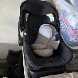 Nuna car seat with base