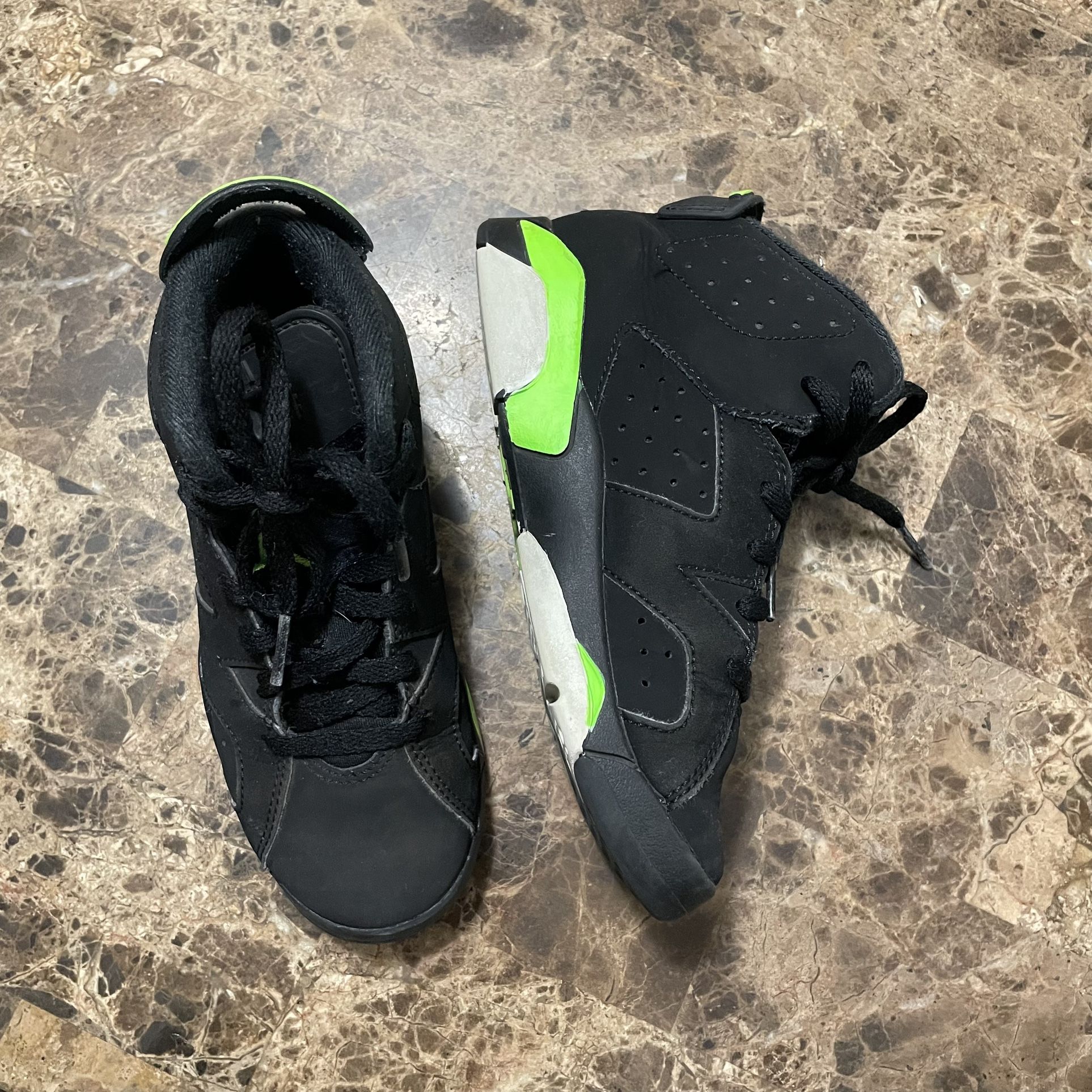 Jordan Retro 6 Electric Green Size 13C