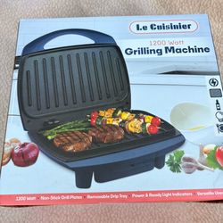 Le Cuisinier 1200 Watt Grilling Machine
