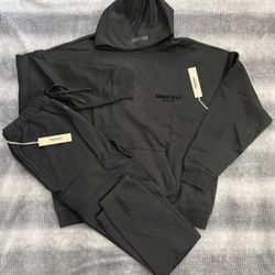 Essential Sweatsuit 