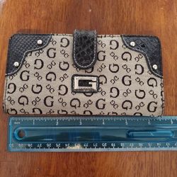 Guess Wallet