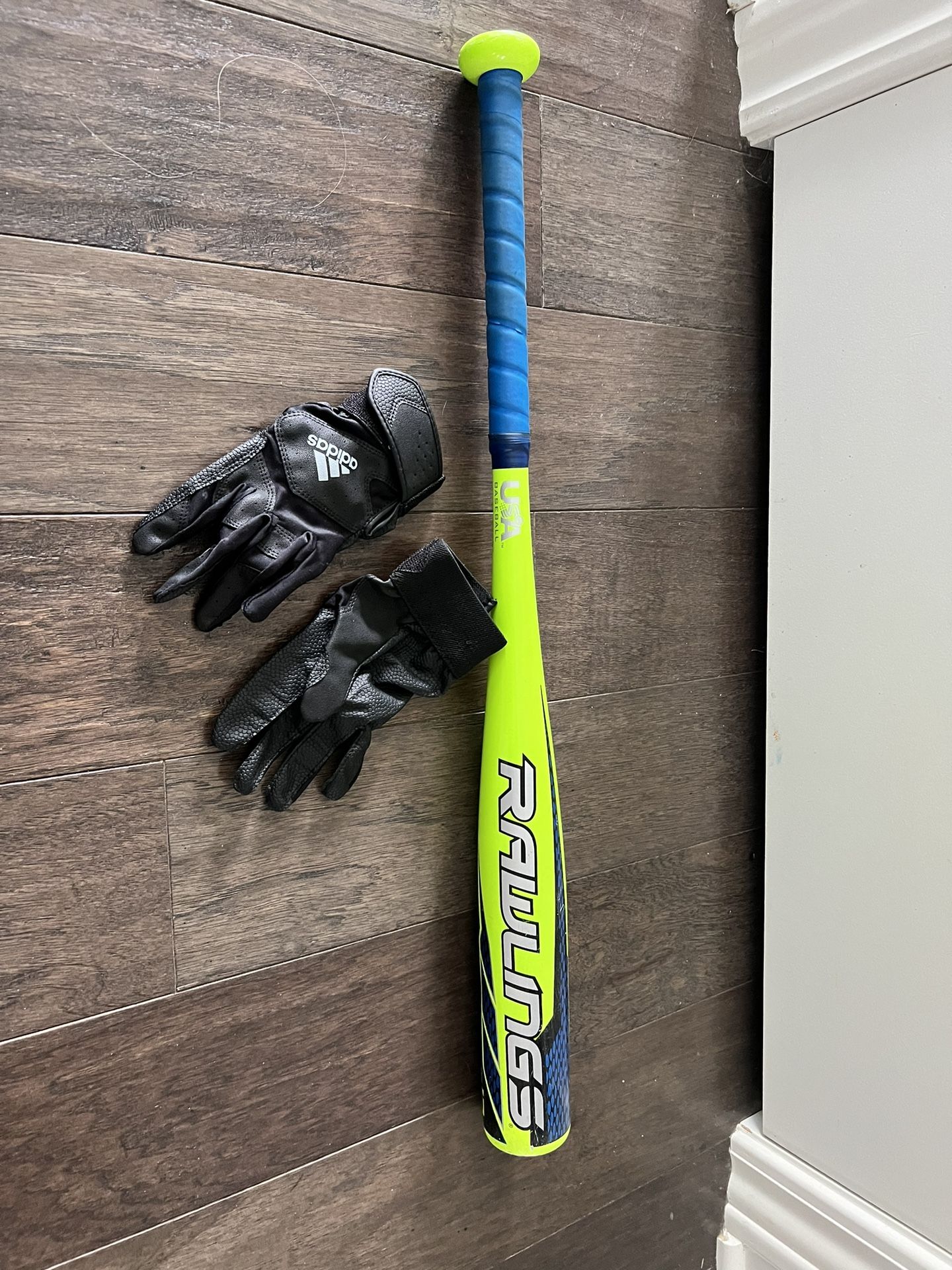 Rawlings Raptor Baseball Bat (26inch -12) With Adidas Batting Gloves