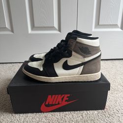 Jordan 1 Retro High Dark Mocha 