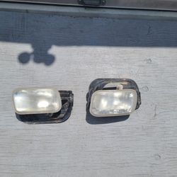 Vendo un par  de Faros de niebla de dodge ram 1500 de la 2009 hasta la 2012 oem 