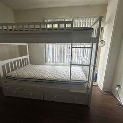 Bunk bed with Mattresses 