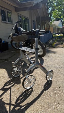Let’s Move Outdoor Rollator