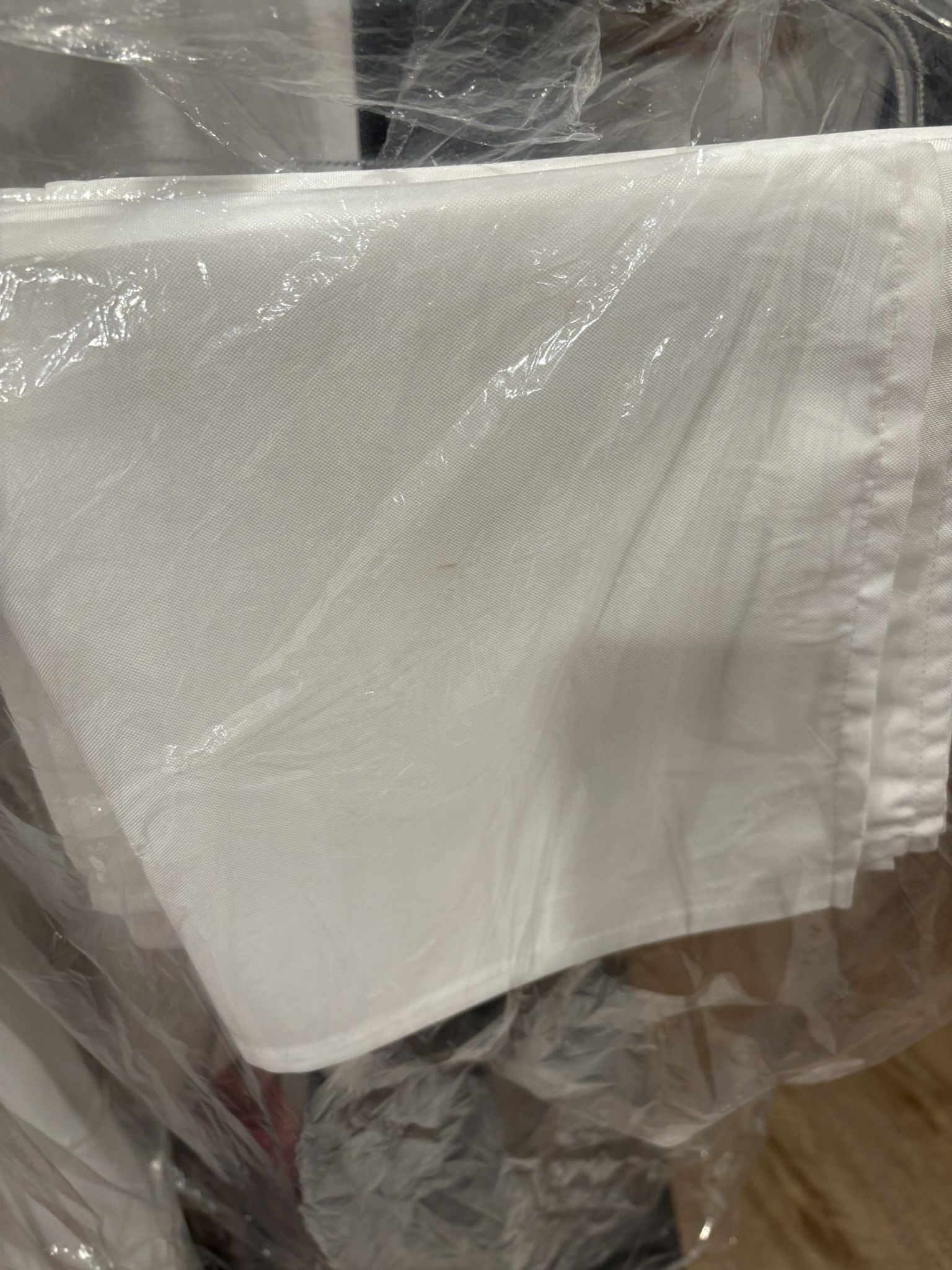 Lann’s White Square Fabric Napkins