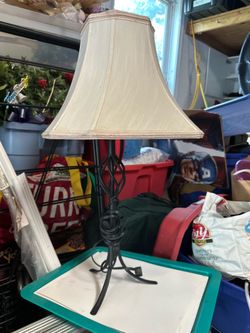 Nice side table lamp.