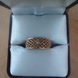 Vintage Avon Latus Gold Tone Ring 