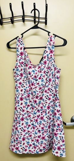 White with pink & blue flowers ‘Forever 21’ dress (size medium)