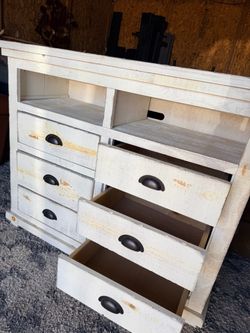 Progressive Furniture Willow Distressed pine wood