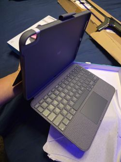 Logitech Combo Touch iPad Keyboard Case 10th gen or A16