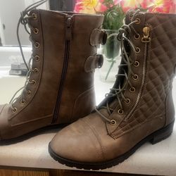 Size 10 Women’s Boots 
