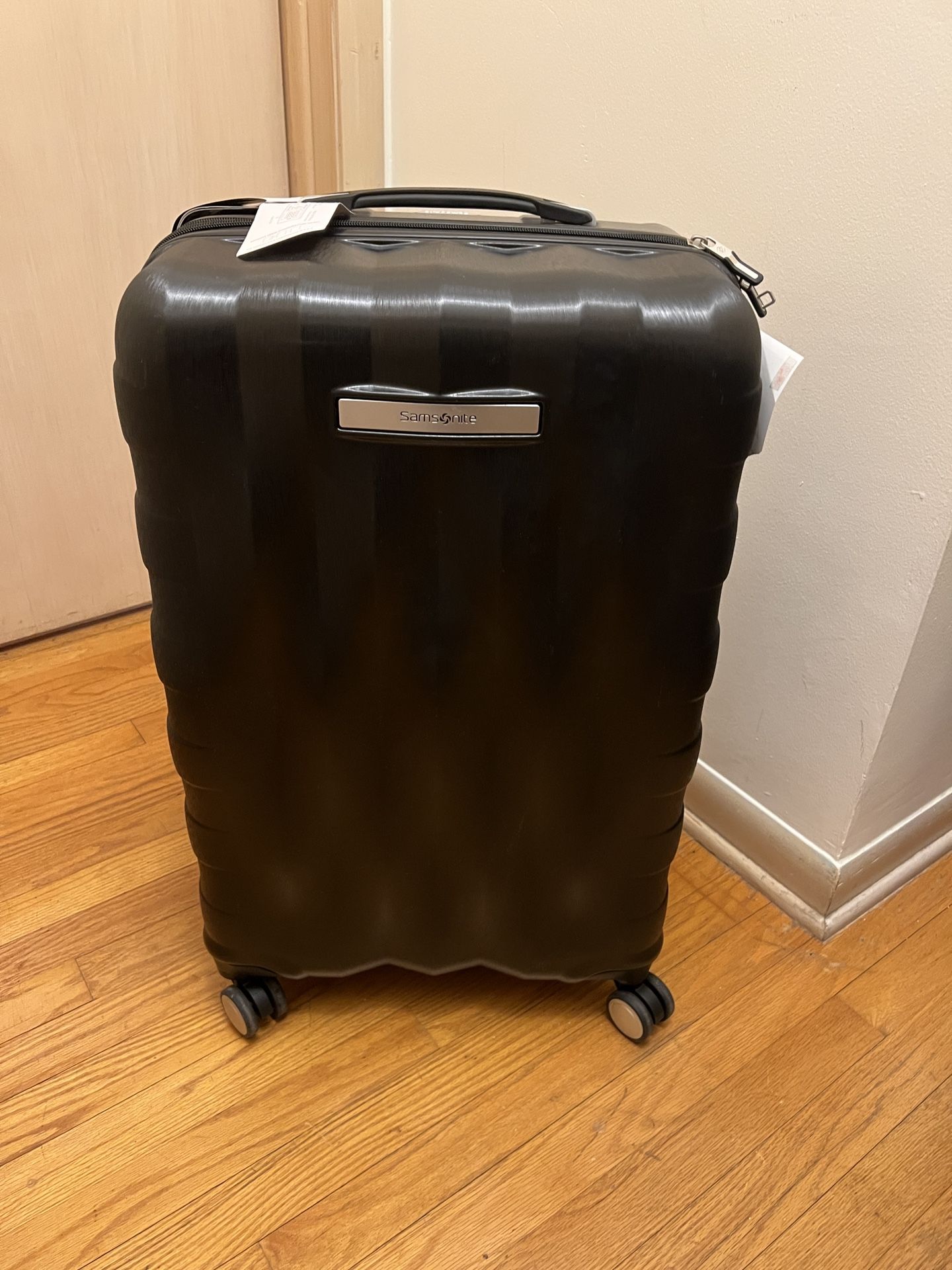 24 inches Samsonite Ziplite 6 Hardside Spinner Luggage