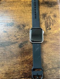 Apple Watch Silver Aluminum Case – Midnight / Black Sport Band