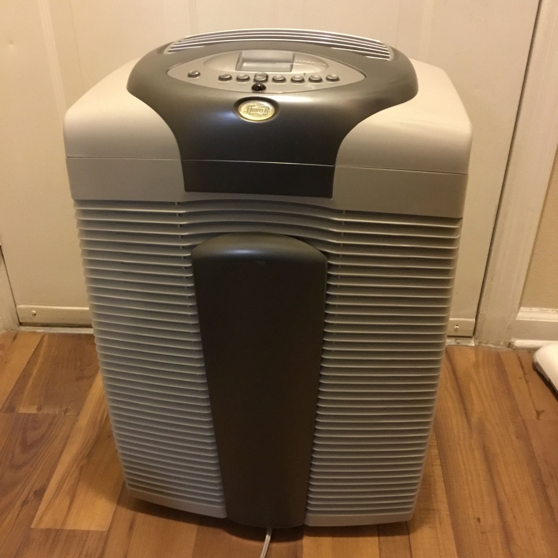 Hunter Permalife Air Purifier Model 30547