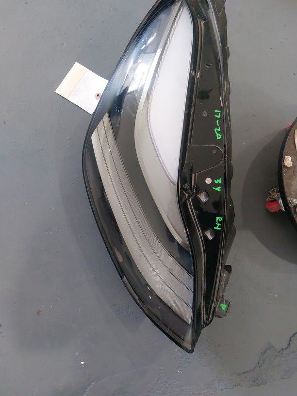 2020 TESLA Y3 RIGHT HEADLIGHT 