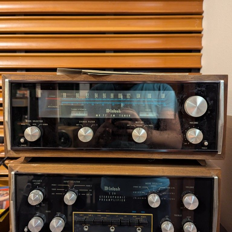 McIntosh MR 77 FM Tuner