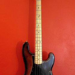 Vintage 1984 Hondo Fame Series bass guiatr, tiger-tail maple, Grover tuners, strings-thru-body