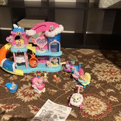 TOTS Disney Nursery Headquarters Play Set $ 12 