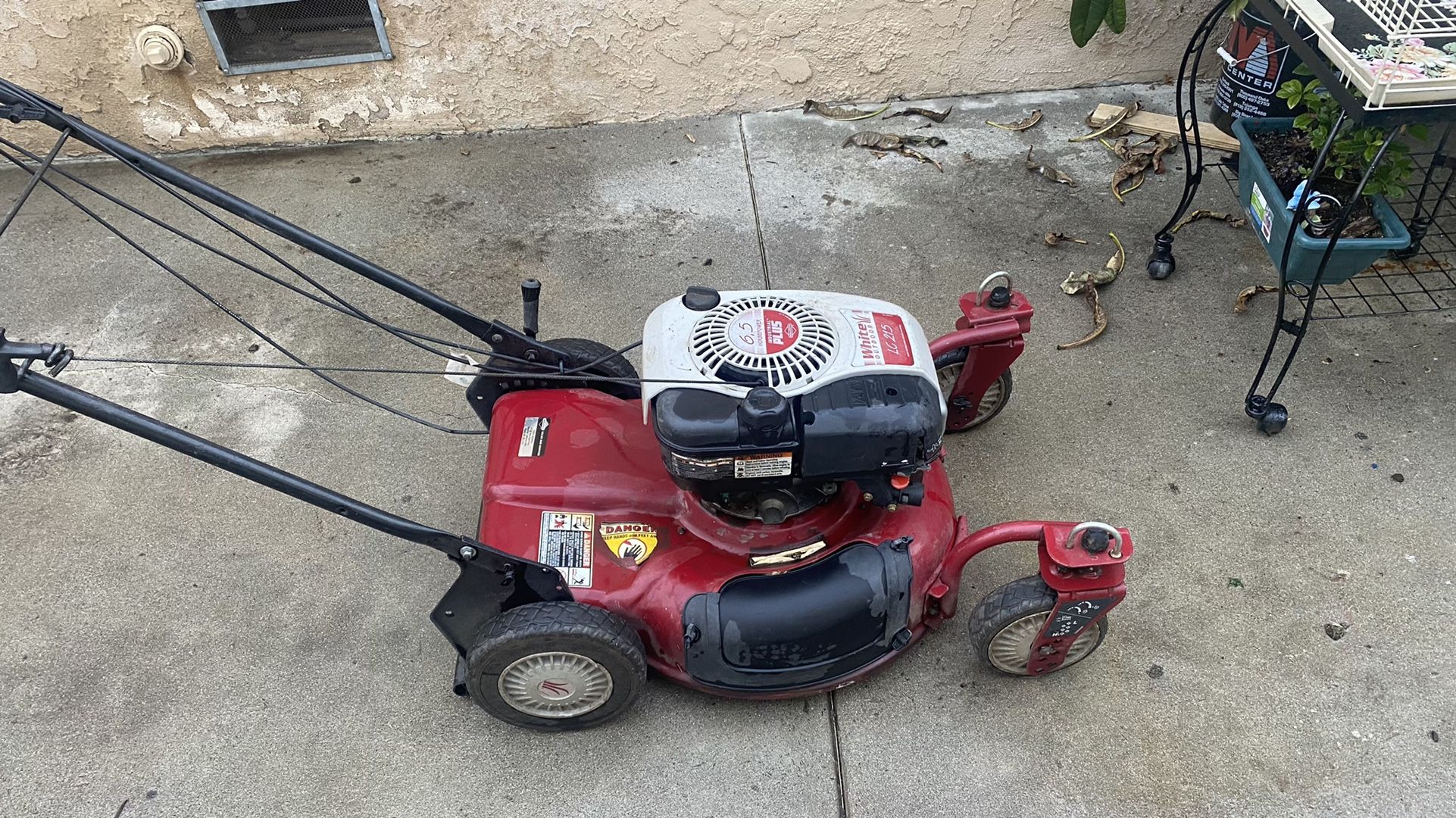 White Outdoor 21 6.5 HP 3 in 1 Self Propelled Lawn Mower w Swivel Wheels for Sale in Bellflower CA OfferUp