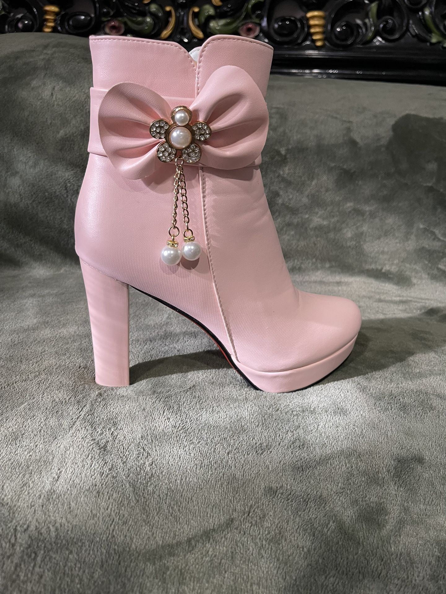 Pink Boots Fits Size 8 To 8 1/2.