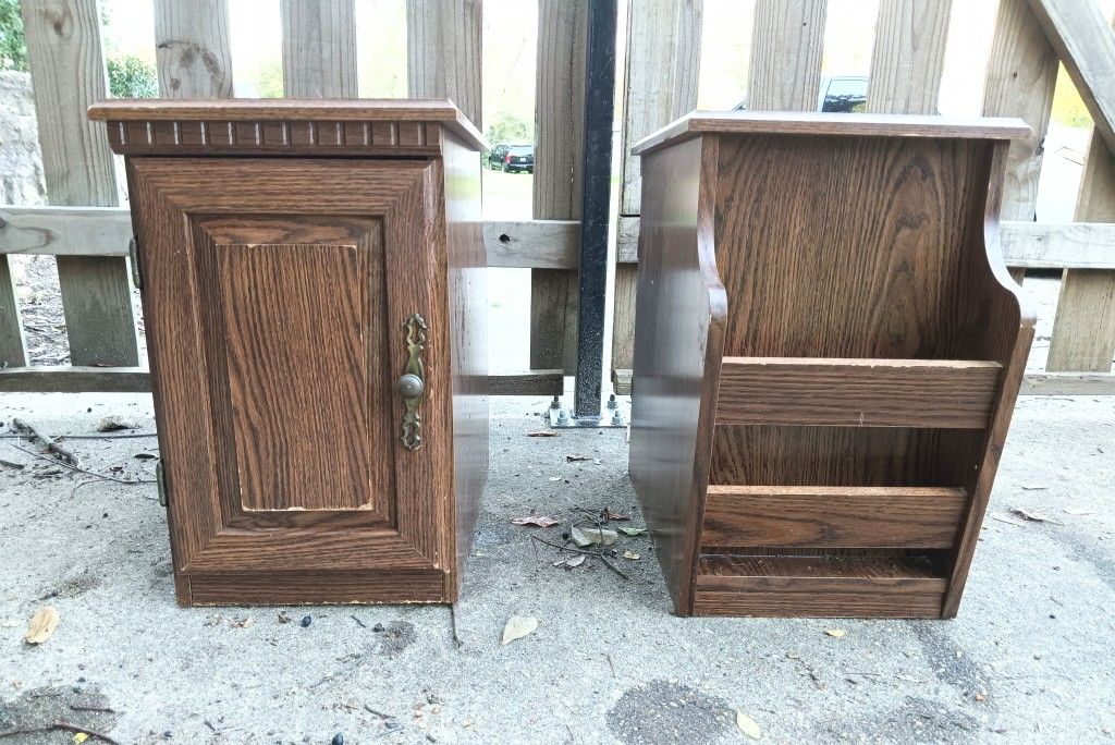 Set Of 2 Wooden End Tables / Magazine Racks For Sale