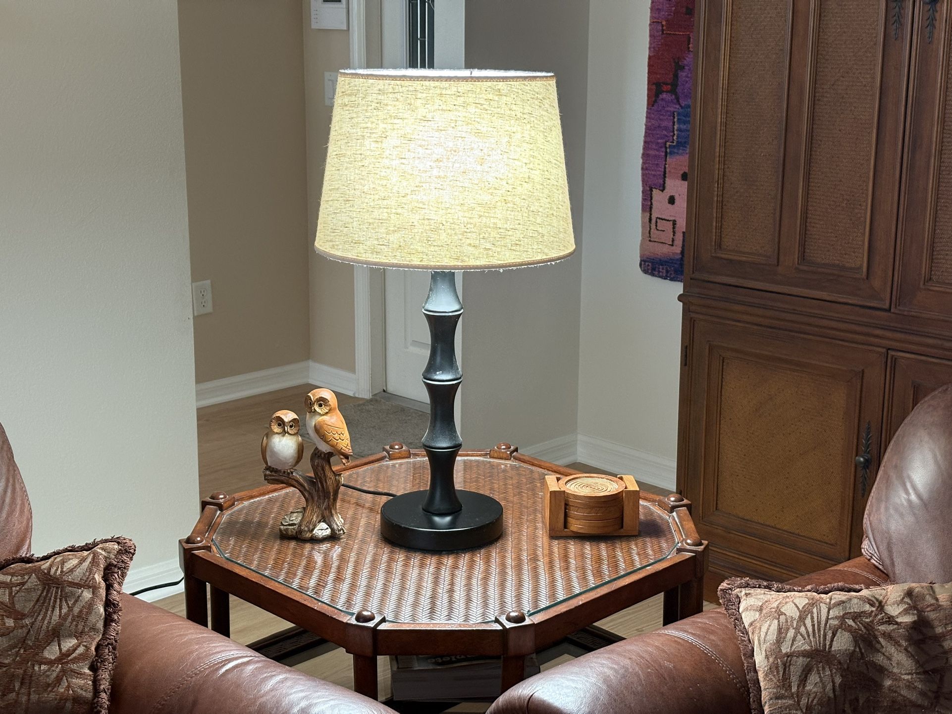 Nice decorative lamp. Looks good in either living room or bedroom.