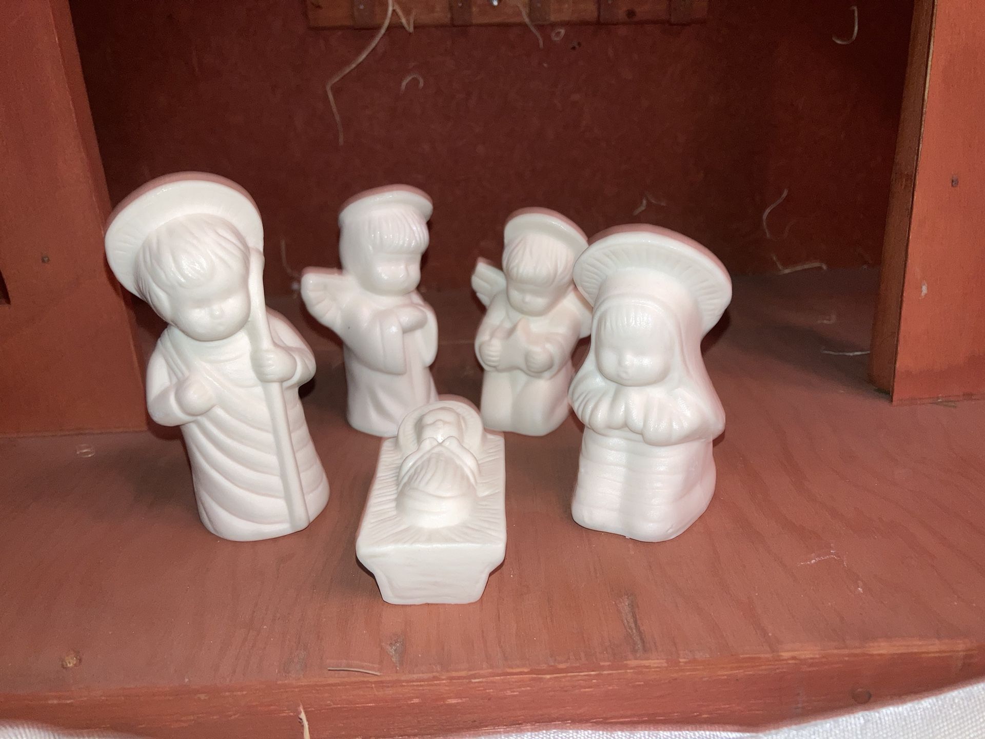 5Pc Porcelain Bisque Nativity Set