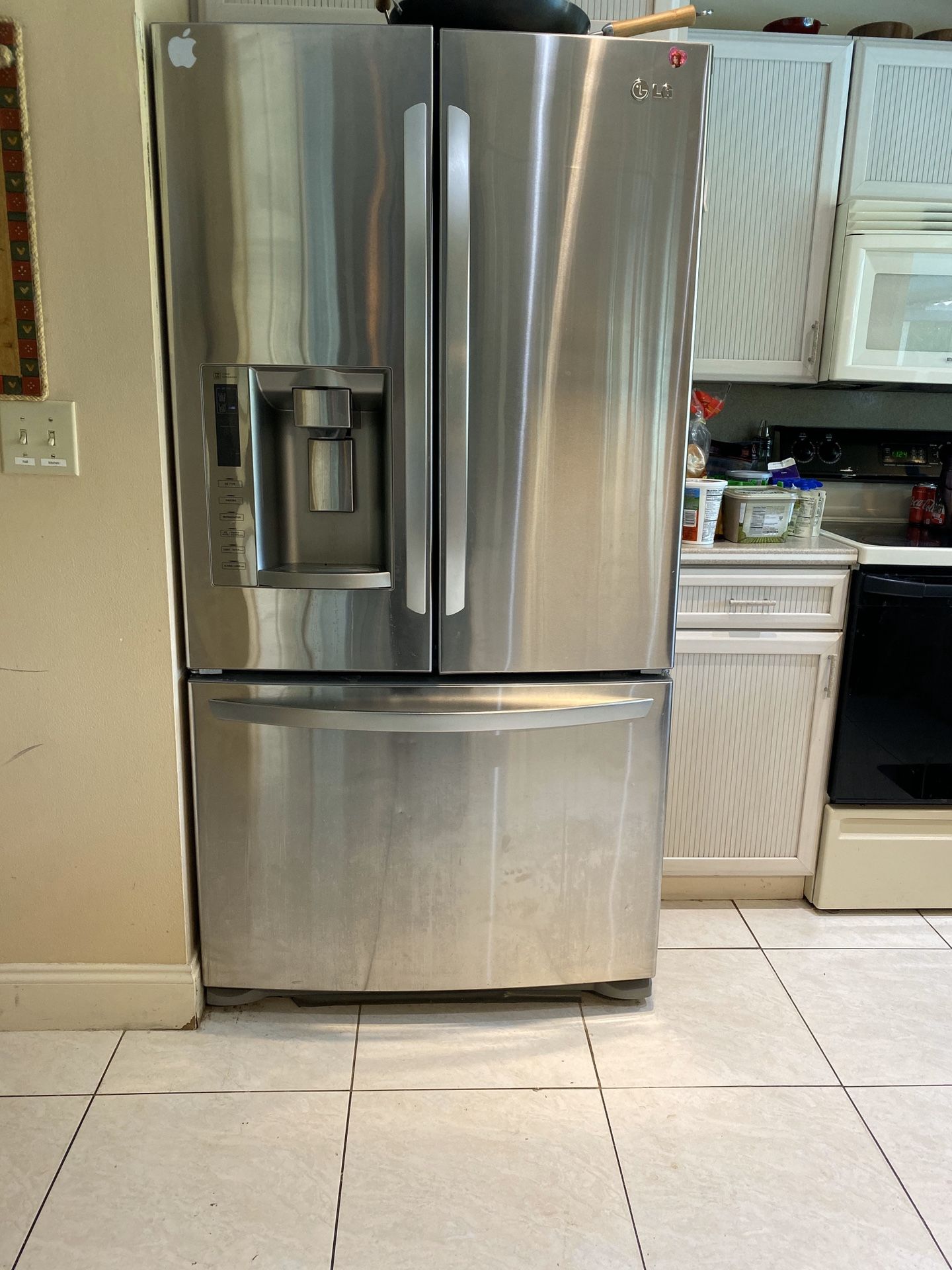 LG refrigerator stainless steel NEEDS FREON GAS