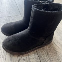 Fleece Lined Black Boot. Cat & jack. Kids Size 13