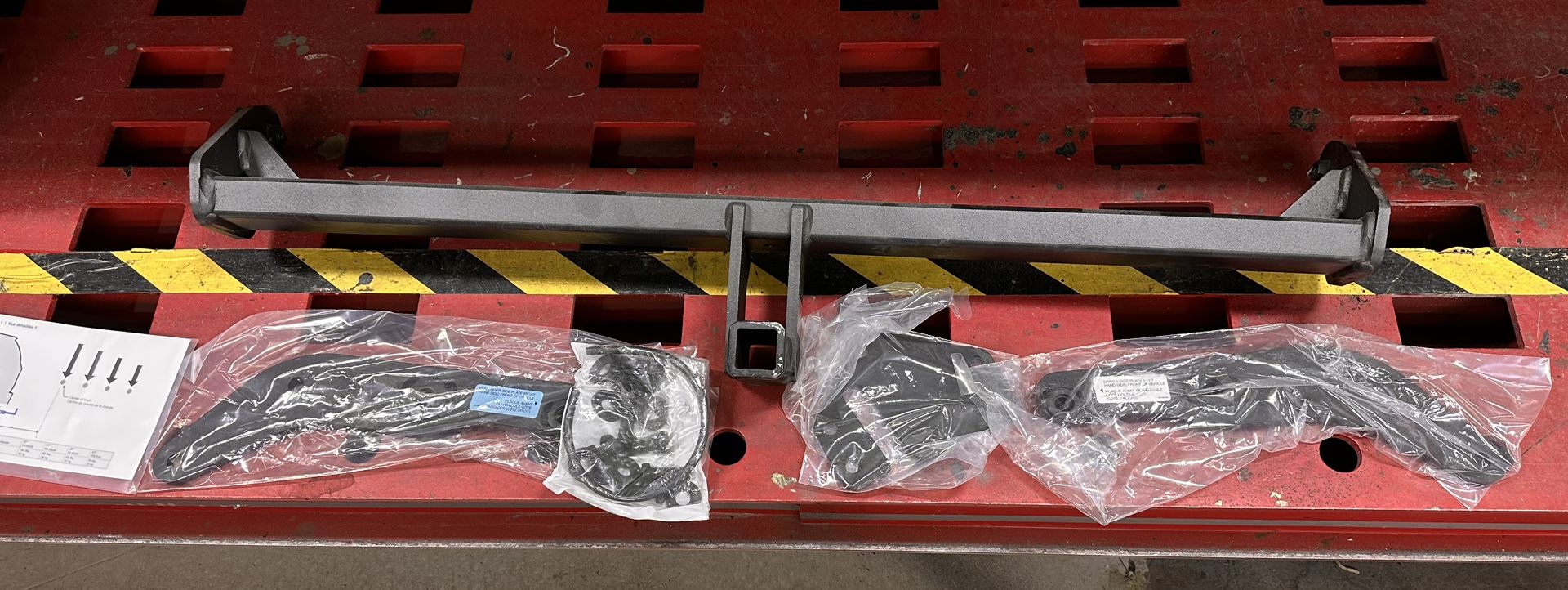 New Genuine 23-24' Toyota BZ4X Activity Mount Hitch PT(contact info removed)0