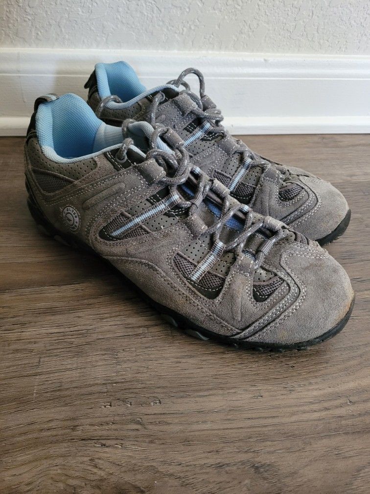 Women's Hiking Boots! Worn only 1x! Size 8