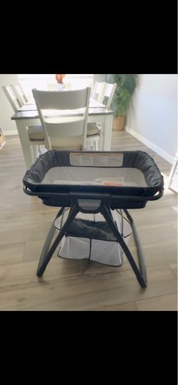 Baby changing table/bassinet