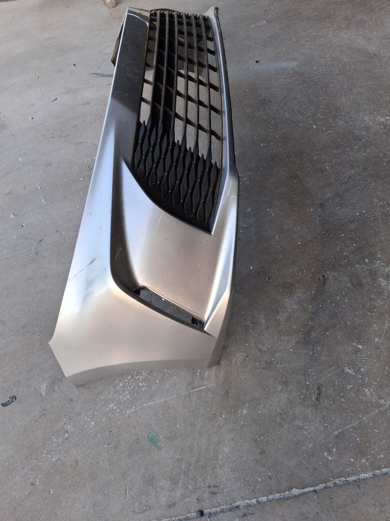 2025 Toyota Camry Le. Bumper