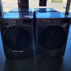 LG ThinQ Front Load Washer 4.5 Cubic Feet  AND  Gas Dryer 7.4 Cubic Feet VGA7