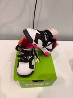 Jordan retro 6s pink, black & white toddler size 6c