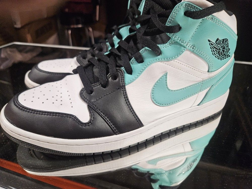 NIKE AIR JORDAN 1 MID TROPICAL TWIST SIZE 12