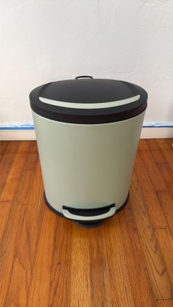 FREE Trash can / Bin - works well