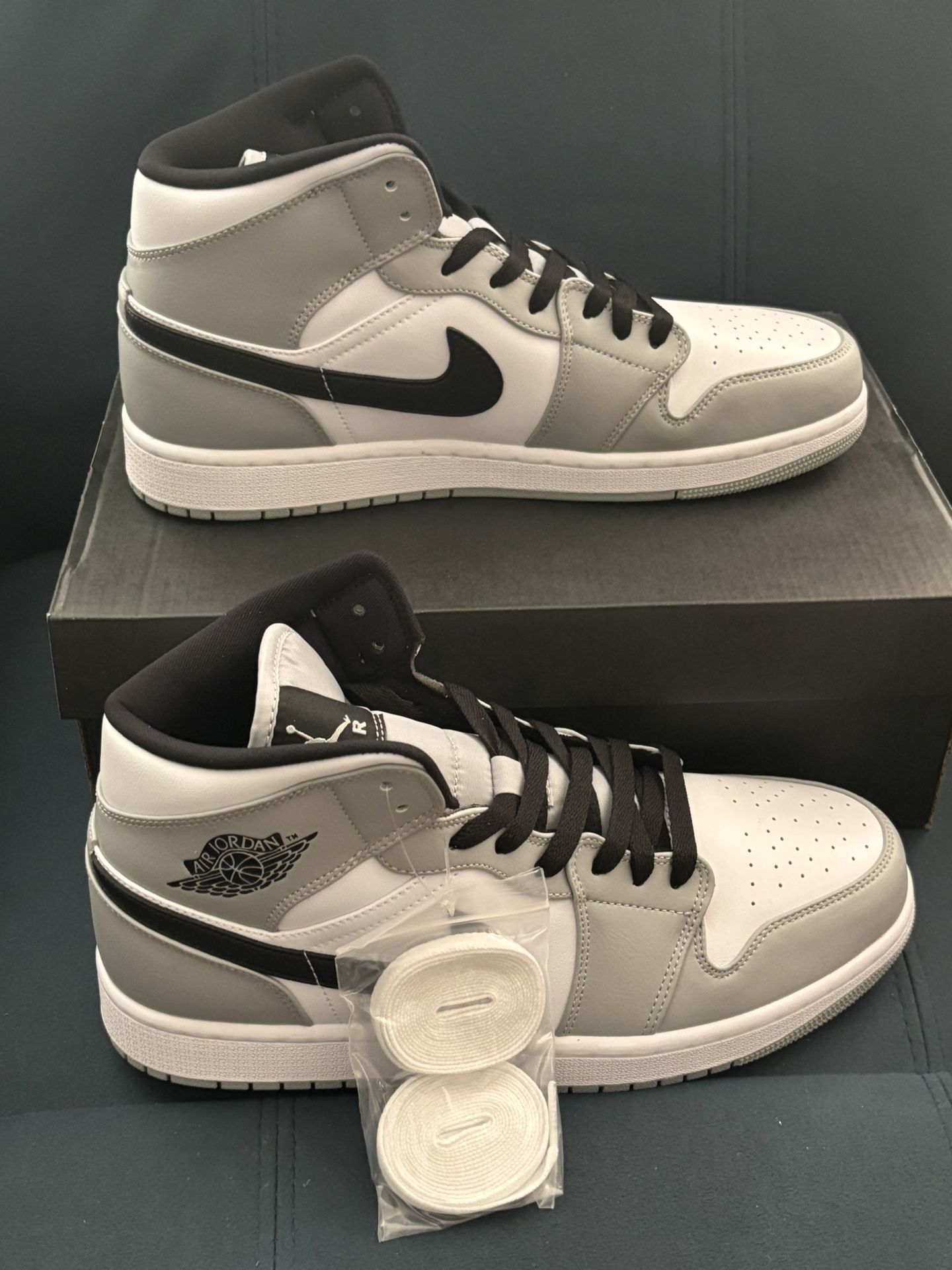 Jordan 1 Mid Smoke Grey Men Size 10.5