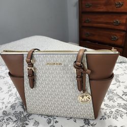 Michael kors .brand new purse