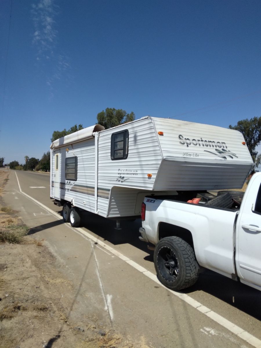 Sportsman 5th Wheel Trailer Livable