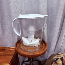 Kirkland Signature Water Filtration Pitcher • NEW