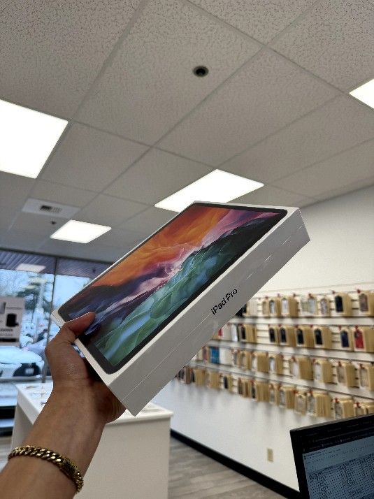 ๐ Creative Beast, Student Favorite โ iPad Pro 12.9 4th Gen Drops 50%